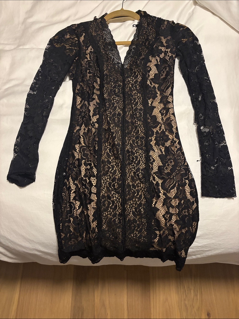Bebe NWOT Black Lace Long-Sleeve Overlay Dress with Nude Lining
